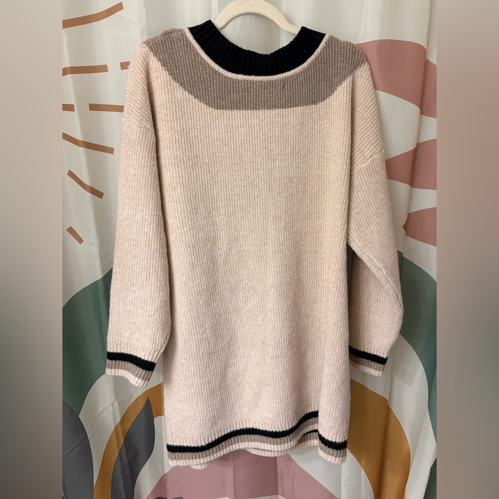 V-Neck Sweater dress in Cream and Black - Picture 6 of 7
